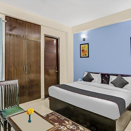 Townhouse 1055 Hotel Rumaisa Indirapuram Exterior foto