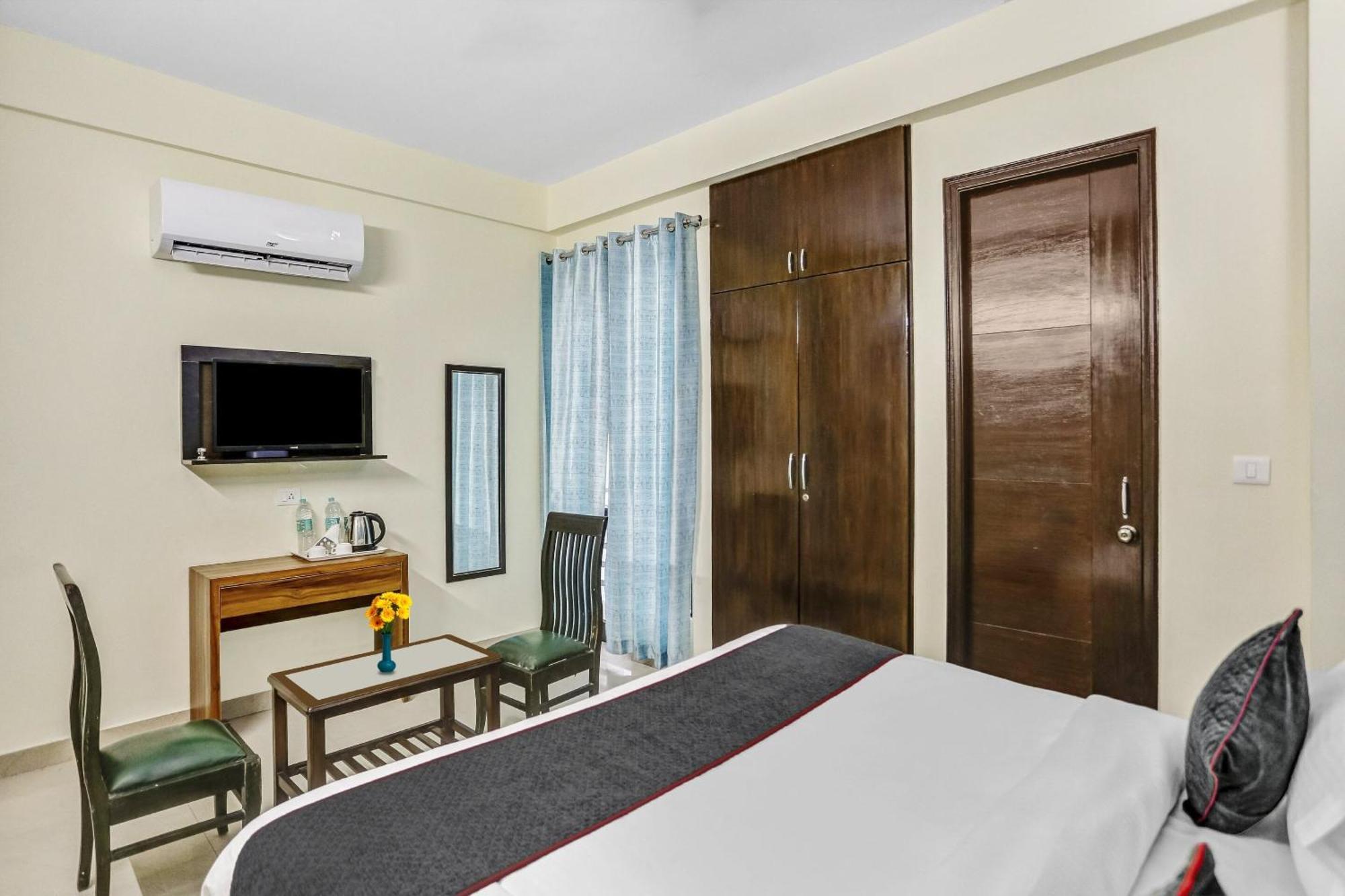 Townhouse 1055 Hotel Rumaisa Indirapuram Exterior foto